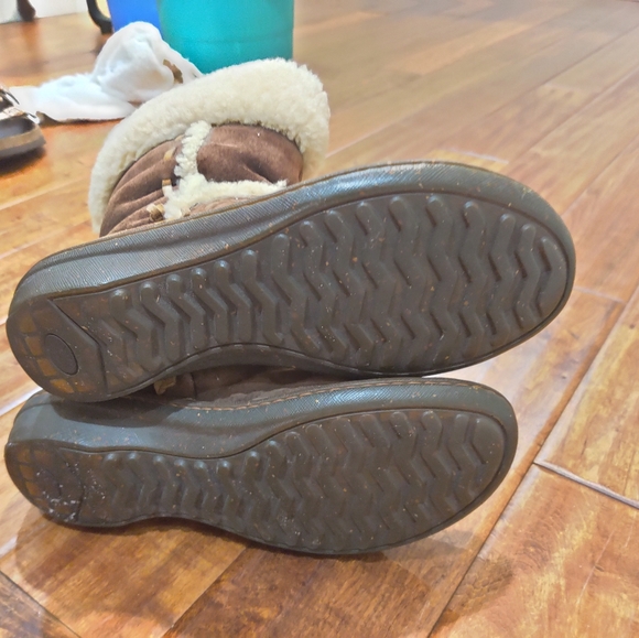 UGG leather rain/winter boots - Picture 3 of 7